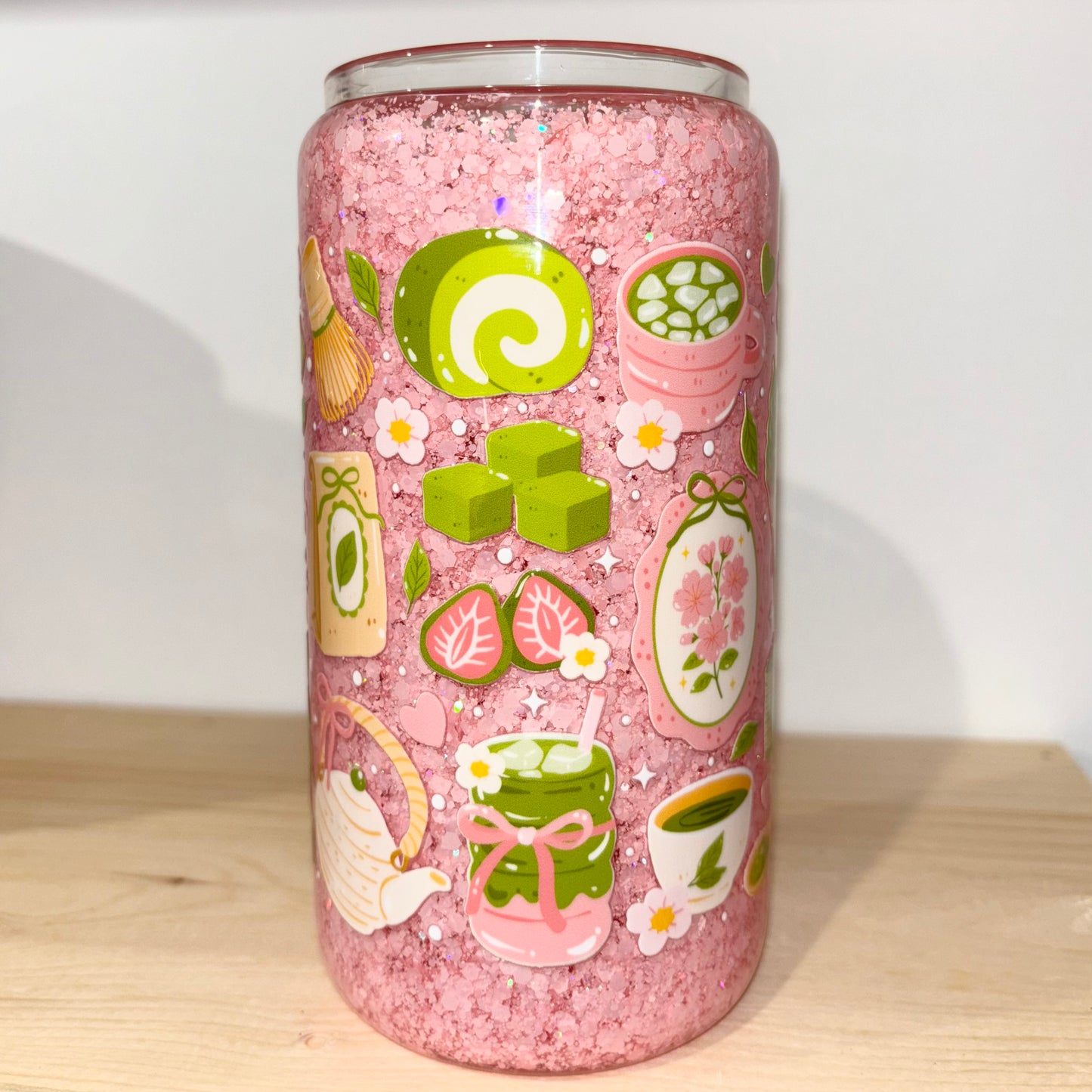 Snow globe tumbler matcha fraise